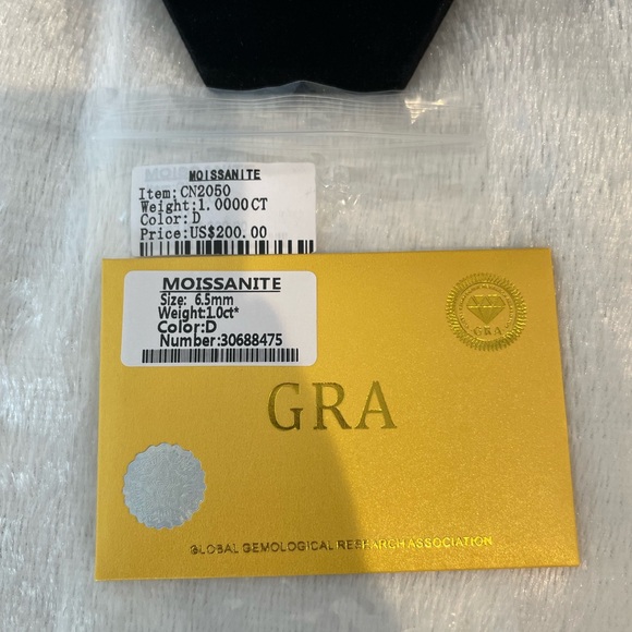 1.0 ct 925 sterling silver Moissanite clover shaped pendant necklace - Picture 4 of 4